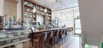 394 King St E #C08, Toronto, ON M5A 1K9