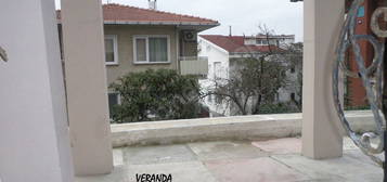 VİDEOLU İLAN SALACAK'TA VERANDALI 2+1 KOMBİLİ KİRALIK DAİRE