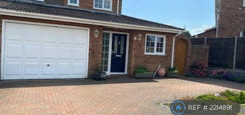 3 bedroom end of terrace house