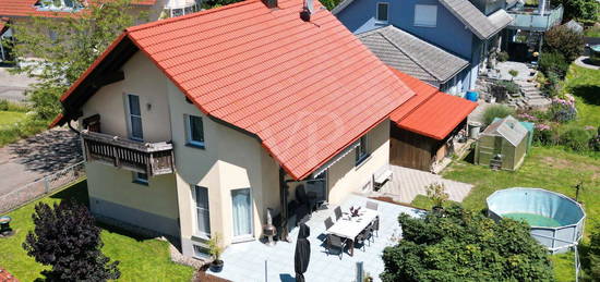 Traumhaftes Einfamilienhaus mit großem Grundstück und Blick ins Grüne