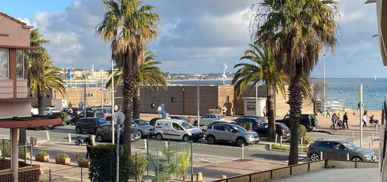 T2 avec terrasse vue mer Fréjus plage