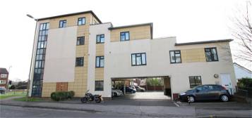 Flat to rent in Curzon Road, Waterlooville PO7