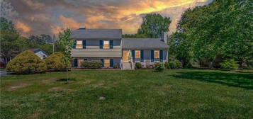 304 Robinhood Rd, Franklin, VA 23851