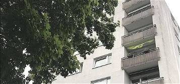 Helle 1-Zimmer-Wohnung/ Balkon/  Schlafnische / Fahrstuhl/ Vollbad/ unmöbliert/ Ottensen / 5. Stock/ ab 01.06.2023 frei 