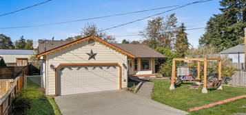 215 James St S, Roy, WA 98580