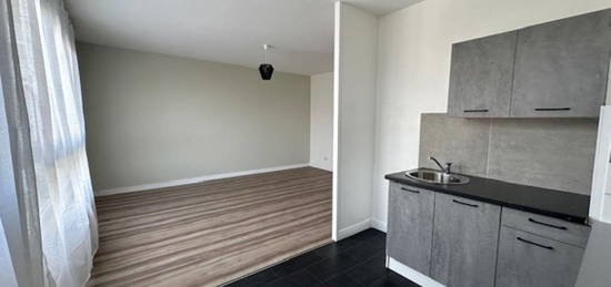 Studio  à vendre, 1 pièce, 27 m², Étage 3/–