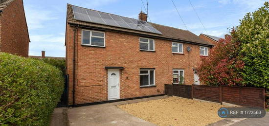 3 bedroom semi-detached house