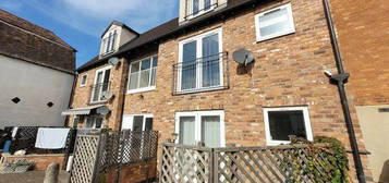 2 bed flat to rent