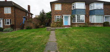 Flat to rent in Station Road, New Barnet, Barnet EN5