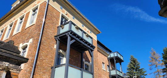 Erstbezug 5-Raum-Wohnung mit Balkon - Modernes Wohnen mit historischem Background