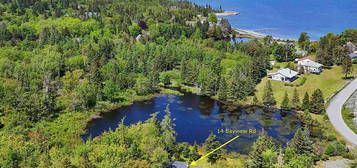 14 Bayview Rd, Lunenburg, NS B4V 6N5