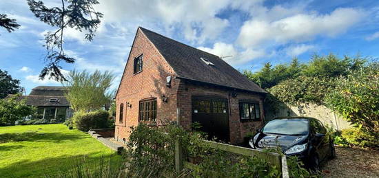 2 bedroom detached house