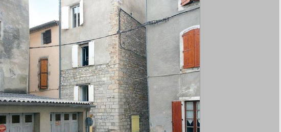 Anduze petit immeuble maison de ville