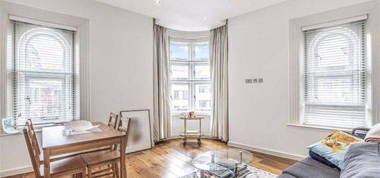 Flat to rent in College Court, London W1T