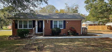 4934 Potter Rd, Matthews, NC 28104