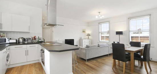 Flat to rent in Upper Berkeley Street, Marylebone, London W1H