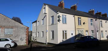 3 bed maisonette to rent