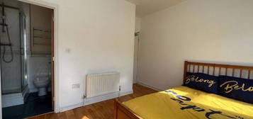 4 bed shared accommodation to rent