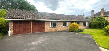 4 bedroom detached bungalow for sale