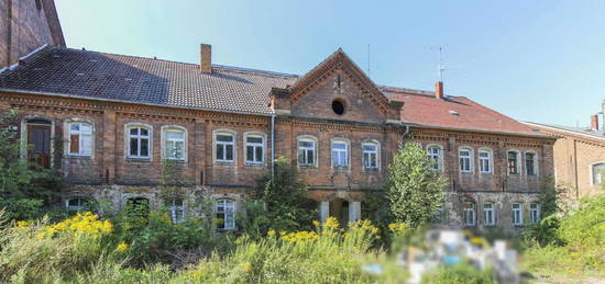 Sanierungsbedürftiges: 2-4-Familienhaus in naturnaher Lage - Top-Anbindung an Dresden