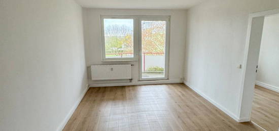 Frisch renovierte 4-Raum-Wohnung mit Balkon im Lustgarten, Elbe-Parey