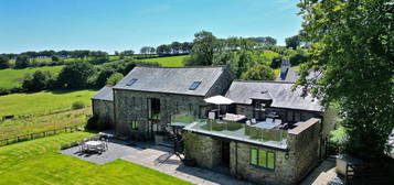 5 bed barn conversion for sale