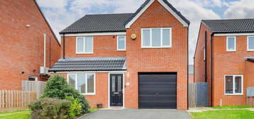 4 bedroom detached house to rent