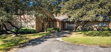 13659 Treasure Trail Dr, Hill Country Village, TX 78232