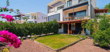 Bodrum Oasis AVM ye yrme mesafesinde 2,5+1 Baheli Dubleks