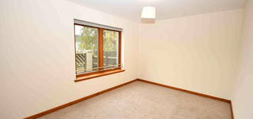 2 bedroom ground floor flat