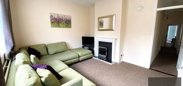 4 bed terraced house to rent