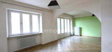 FLORANGE - APPARTEMENT 5 PIECES DE 89 M² AVEC 3 CHAMBRES AVEC GARAGE ! A RENOVER !