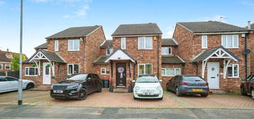 3 bedroom link detached house for sale