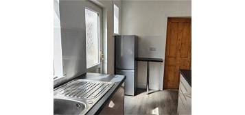 2 bed terraced house to rent