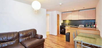 3 bedroom flat to rent