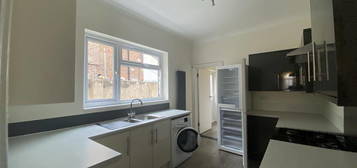 4 bedroom terraced house to rent