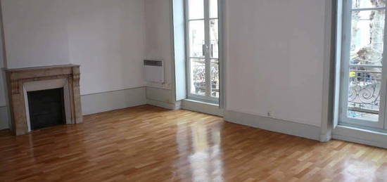 MACON CENTRE - APPARTEMENT DE 2 PIECES  - 56.79 m2