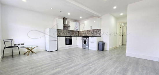 3 bedroom flat to rent