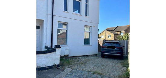 Flat to rent in Myrtle Road, Walthamstow, London E17