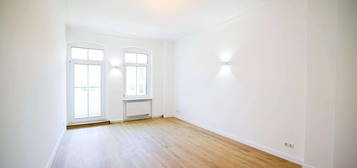 Bezugsfrei - Erstbezug nach Sanierung-KFW55 - 3 Zimmer Altbau Balkon