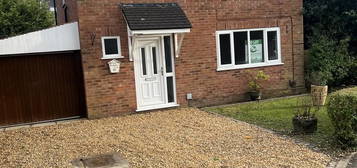 4 bedroom detached house to rent