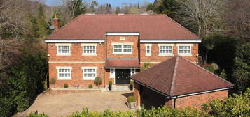 6 bedroom detached house for sale