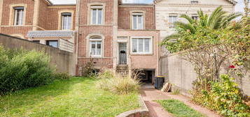 Maison  à vendre, 5 pièces, 2 chambres, 77 m²