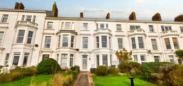 Flat to rent in Alexandra Terrace, Exmouth, Devon EX8