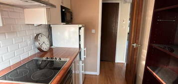 1 bedroom ground floor flat to rent