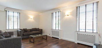 Flat to rent in Mount Row, Mayfair, London W1K