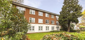 Flat to rent in Lovelace Road, Surbiton KT6