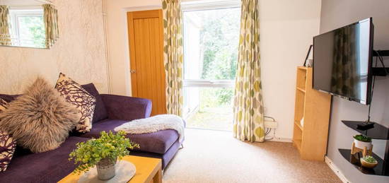 Property to rent in Querns Place, Canterbury, Kent CT1