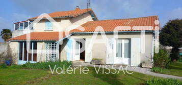 Maison  à vendre, 6 pièces, 3 chambres, 136 m²