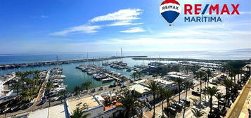 Piso en avenida Del Carmen, Puerto - Plaza de Toros, Estepona